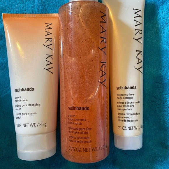 Mary Kay satin hands peach scented kit - Picture 2 of 2